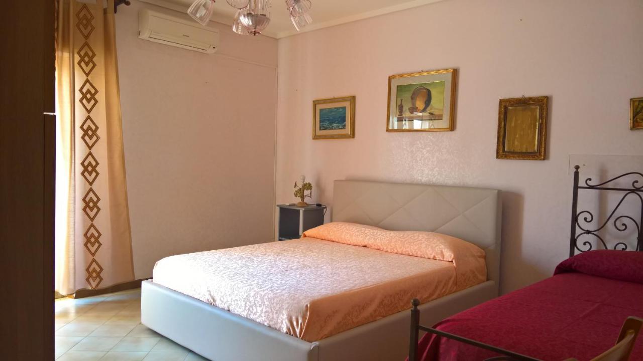 Suite Fronte Spiaggia - 50M Dalla Spiaggia Trapani Exterior foto