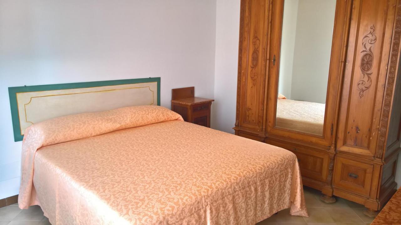 Suite Fronte Spiaggia - 50M Dalla Spiaggia Trapani Exterior foto